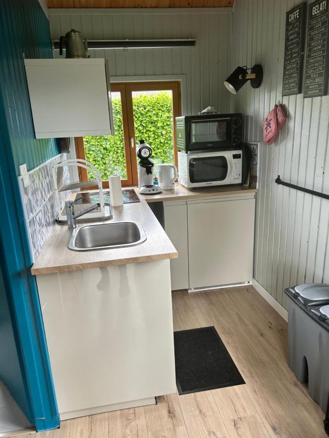 Gite Chalet Bleu Soleil Saint-Benoit-d'Hebertot Extérieur photo
