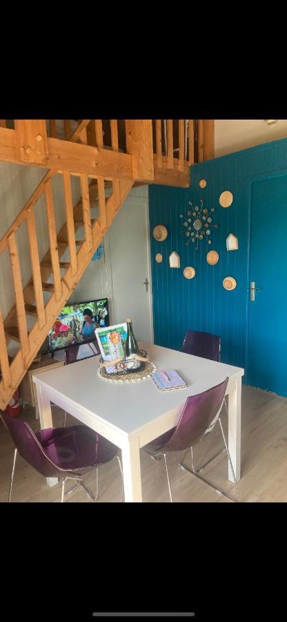 Gite Chalet Bleu Soleil Saint-Benoit-d'Hebertot Extérieur photo